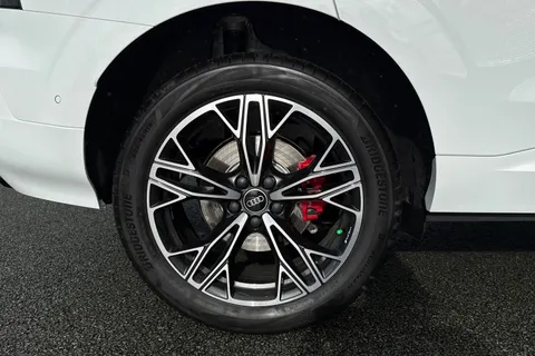  Audi Q3 2.0 TFSI Launch Edition S Tronic quattro Euro 6 (s/s) 5dr Thumbnail #11