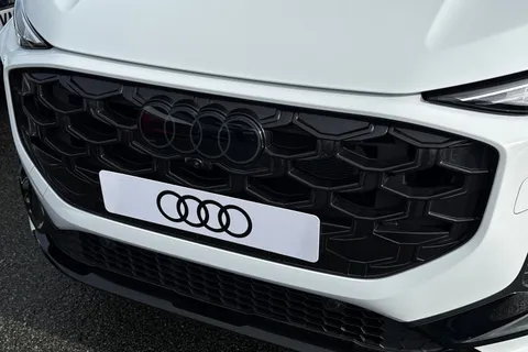  Audi Q3 2.0 TFSI Launch Edition S Tronic quattro Euro 6 (s/s) 5dr Thumbnail #46