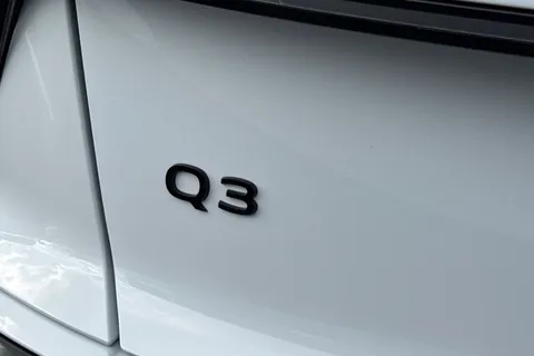  Audi Q3 2.0 TFSI Launch Edition S Tronic quattro Euro 6 (s/s) 5dr Thumbnail #49