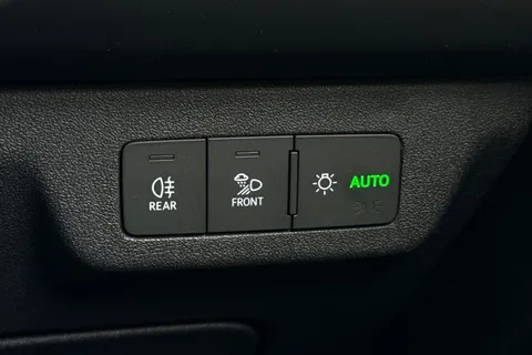  Audi Q3 2.0 TFSI Launch Edition S Tronic quattro Euro 6 (s/s) 5dr Thumbnail #53