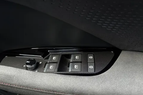  Audi Q3 2.0 TFSI Launch Edition S Tronic quattro Euro 6 (s/s) 5dr Thumbnail #57