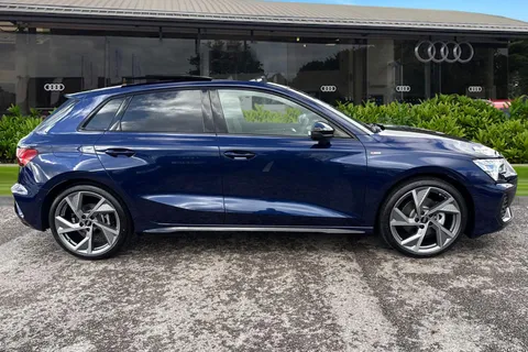  Audi A3 2.0 TDI Black Edition Sportback S Tronic Euro 6 (s/s) 5dr Thumbnail #4