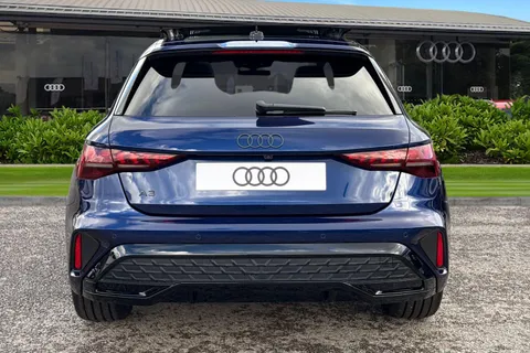  Audi A3 2.0 TDI Black Edition Sportback S Tronic Euro 6 (s/s) 5dr Thumbnail #5