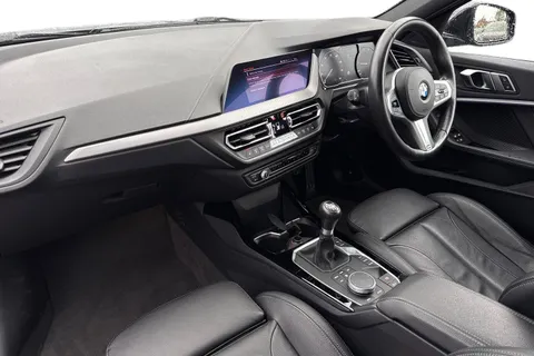 MA70BYK BMW 1 Series 1.5 118i M Sport Euro 6 (s/s) 5dr Thumbnail #16