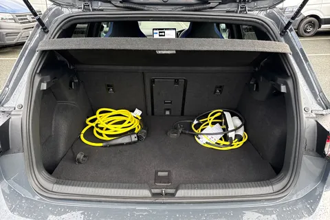 DK25ZGS Volkswagen Golf 1.5 TSI 272 GTE eHybrid 5dr DSG Thumbnail #7