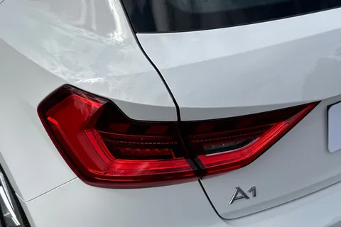  Audi A1 1.0 TFSI 30 Sport Sportback Euro 6 (s/s) 5dr Thumbnail #8