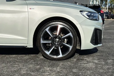 RF24MRU Audi A1 Black Edition 25 TFSI  95 PS 5-speed Thumbnail #10