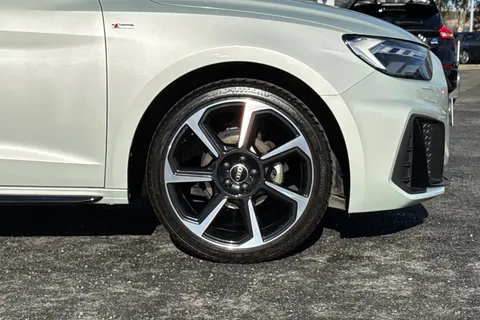 RF24MRU Audi A1 Black Edition 25 TFSI  95 PS 5-speed Thumbnail #11