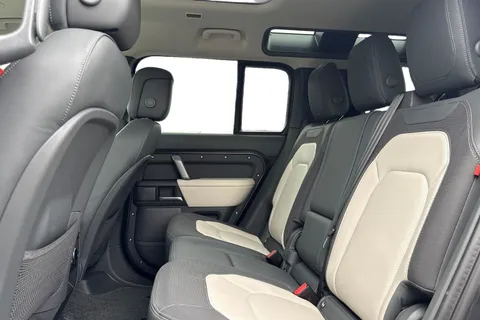 KR24EZA Land Rover Defender 110 3.0 D300 110 X-Dynamic HSE 5dr Thumbnail #5