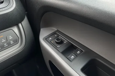 BG75CGV Volkswagen Id. Buzz Cargo 340ps Commerce Plus 79kWh Auto 4Motion 4X4 Thumbnail #20