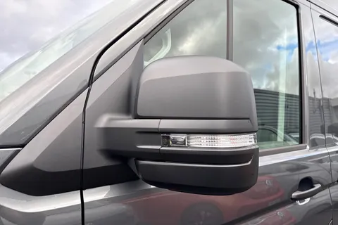 BV75OBR Volkswagen Crafter 2.0TDI  140PS CR35 LWB Commerce Plus Auto-Towpack Thumbnail #27