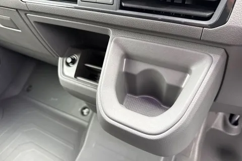 BV75OBR Volkswagen Crafter 2.0TDI  140PS CR35 LWB Commerce Plus Auto-Towpack Thumbnail #35