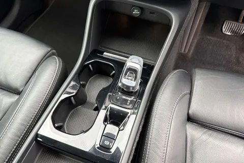AP22VEU Volvo Xc40 1.5h T5 Recharge 10.7kWh Ultimate Bright Auto Euro 6 (s/s) 5dr Thumbnail #24