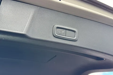 AP22VEU Volvo Xc40 1.5h T5 Recharge 10.7kWh Ultimate Bright Auto Euro 6 (s/s) 5dr Thumbnail #35