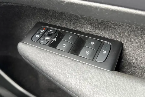 AP22VEU Volvo Xc40 1.5h T5 Recharge 10.7kWh Ultimate Bright Auto Euro 6 (s/s) 5dr Thumbnail #41