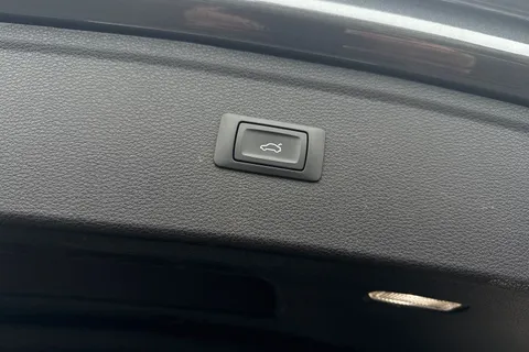 25 of 51 for AUDI Q5 45 TFSI Quattro S Line 5dr S Tronic