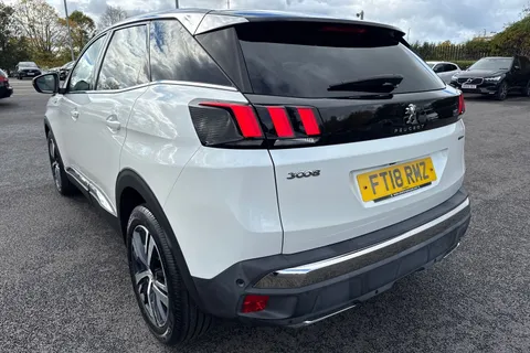 FT18RMZ PEUGEOT 3008 1.2 PureTech GT Line Euro 6 (s/s) 5dr Thumbnail #8