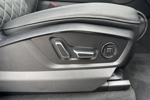  Audi SQ8 4.0 TFSI V8 Black Edition Tiptronic quattro Euro 6 (s/s) 5dr Thumbnail #29