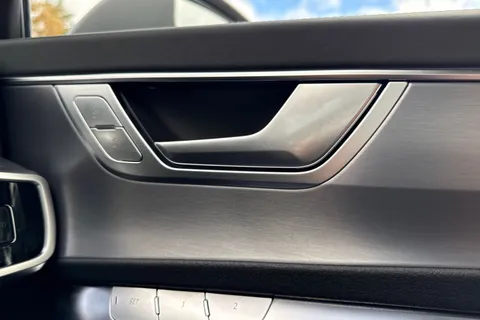 Audi RS 6 Avant 4.0 TFSI V8 Performance Tiptronic quattro Euro 6 (s/s) 5dr Thumbnail #21