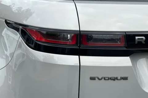 28 of 45 for LAND ROVER RANGE ROVER EVOQUE 2.0 D180 First Edition 5dr Auto