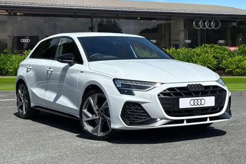 Audi A3 1.5 TFSI 35 Black Edition Sportback Euro 6 (s/s) 5dr Thumbnail #2