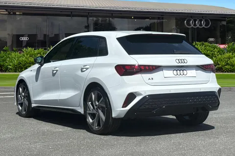 Audi A3 1.5 TFSI 35 Black Edition Sportback Euro 6 (s/s) 5dr Thumbnail #3