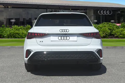 Audi A3 1.5 TFSI 35 Black Edition Sportback Euro 6 (s/s) 5dr Thumbnail #5