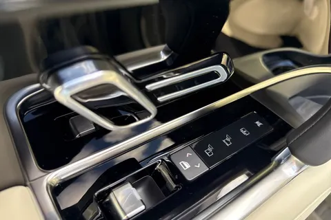 Land Rover Range Rover 3.0 P460e 38.2kWh Autobiography Auto 4WD Euro 6 (s/s) 5dr Thumbnail #30