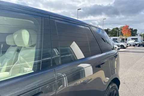 Land Rover Range Rover 3.0 P460e 38.2kWh Autobiography Auto 4WD Euro 6 (s/s) 5dr Thumbnail #32