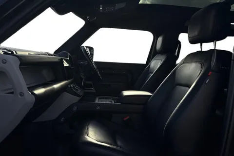 BM23LDK Land Rover Defender 90 3.0 D250 90 X-Dynamic HSE 3dr Thumbnail #4