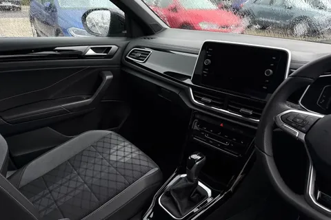 MW25XAB Volkswagen T-Roc 1.5 TSI R-Line 5dr DSG **19' MISANO ALLOYS, REAR CAM** Thumbnail #16