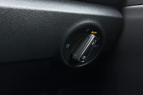 MW25XAB Volkswagen T-Roc 1.5 TSI R-Line 5dr DSG **19' MISANO ALLOYS, REAR CAM** Thumbnail #40