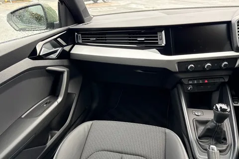  Audi A1 1.0 TFSI 30 S line Sportback Euro 6 (s/s) 5dr Thumbnail #20