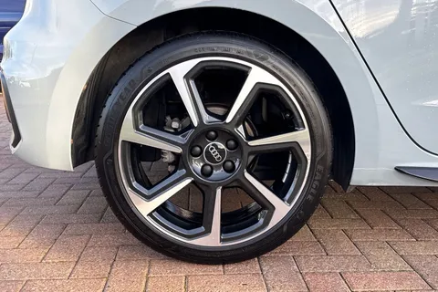 BV73UEM Audi A1 Black Edition 30 TFSI  110 PS S tronic Thumbnail #12