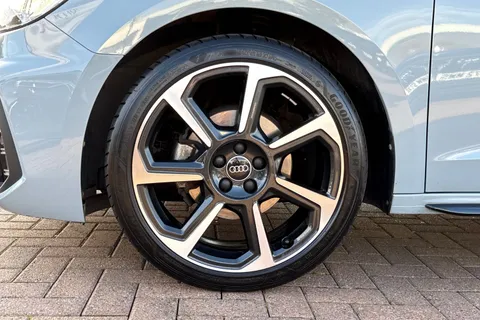 BV73UEM Audi A1 Black Edition 30 TFSI  110 PS S tronic Thumbnail #13