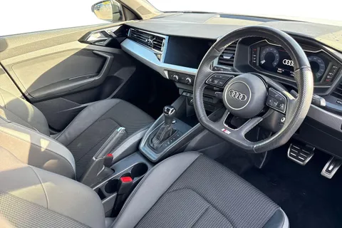 BV73UEM Audi A1 Black Edition 30 TFSI  110 PS S tronic Thumbnail #15