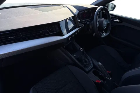 BV73UEM Audi A1 Black Edition 30 TFSI  110 PS S tronic Thumbnail #16