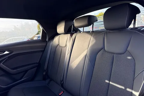 BV73UEM Audi A1 Black Edition 30 TFSI  110 PS S tronic Thumbnail #20