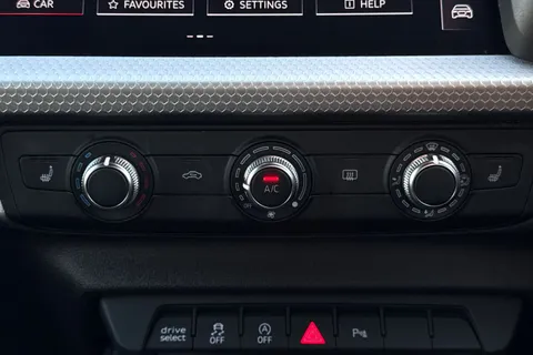 BV73UEM Audi A1 Black Edition 30 TFSI  110 PS S tronic Thumbnail #23