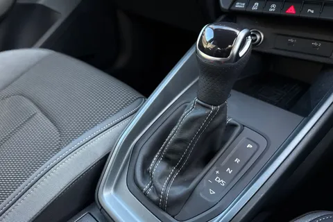 BV73UEM Audi A1 Black Edition 30 TFSI  110 PS S tronic Thumbnail #24