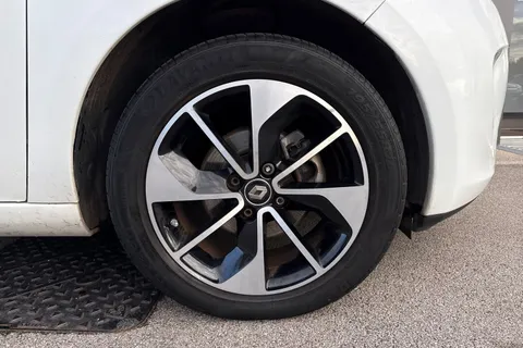 DS68DYX Renault Zoe R90 41kWh Dynamique Nav Auto 5dr (i) Thumbnail #10