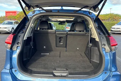 WJ70HDA Nissan X-Trail 1.7 dCi Tekna Euro 6 (s/s) 5dr Thumbnail #7