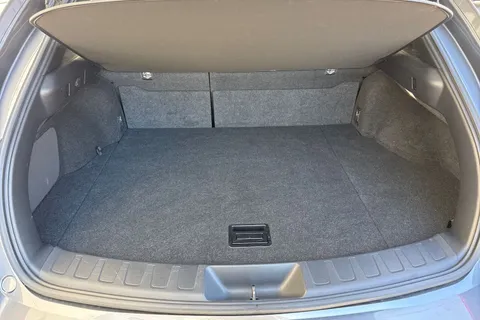 DN21LYV Lexus Ux 2.0 250h Takumi E-CVT Euro 6 (s/s) 5dr Thumbnail #7