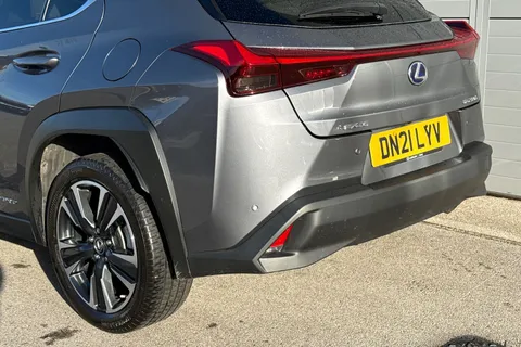 DN21LYV Lexus Ux 2.0 250h Takumi E-CVT Euro 6 (s/s) 5dr Thumbnail #8