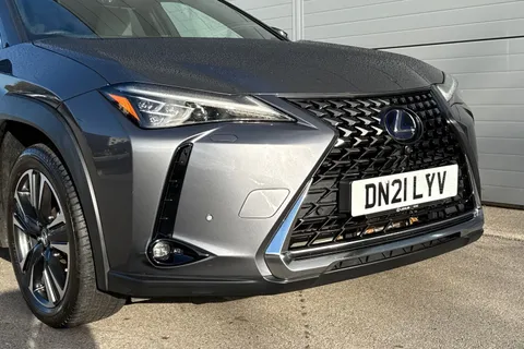 DN21LYV Lexus Ux 2.0 250h Takumi E-CVT Euro 6 (s/s) 5dr Thumbnail #9