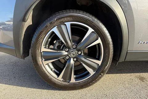 DN21LYV Lexus Ux 2.0 250h Takumi E-CVT Euro 6 (s/s) 5dr Thumbnail #10