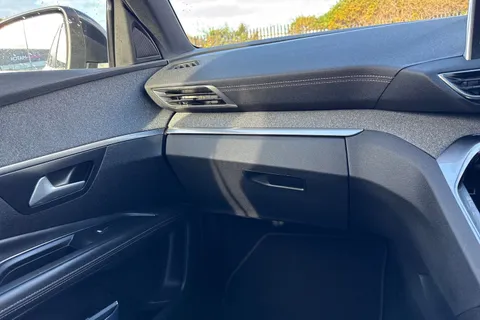 20 of 64 for PEUGEOT 3008 1.2 PureTech GT Line 5dr