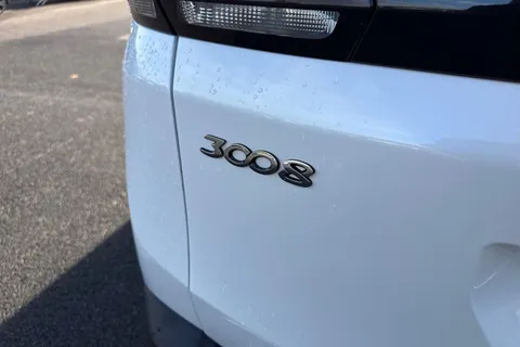 33 of 64 for PEUGEOT 3008 1.2 PureTech GT Line 5dr