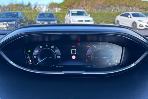 38 of 64 for PEUGEOT 3008 1.2 PureTech GT Line 5dr