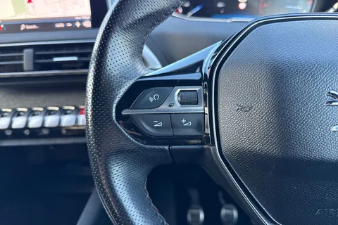 39 of 64 for PEUGEOT 3008 1.2 PureTech GT Line 5dr